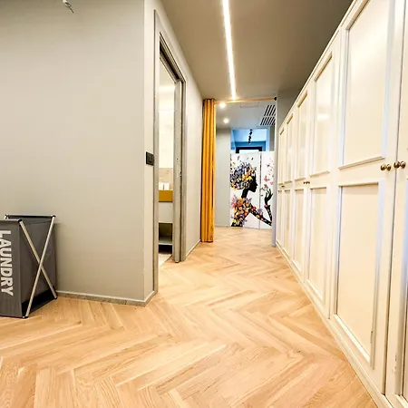 Loft 33 Bed & Breakfast
